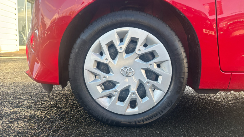 Toyota Aygo 1.0 VVT-i X-Play 5dr x-shift Petrol Hatchback